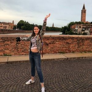 Meet your Posher, Christina